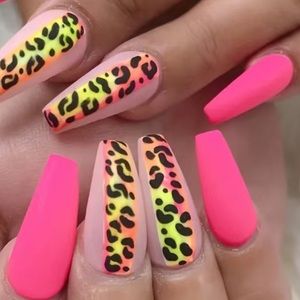 Wild Child Leopard - Nail Junkie - full artificial nail set